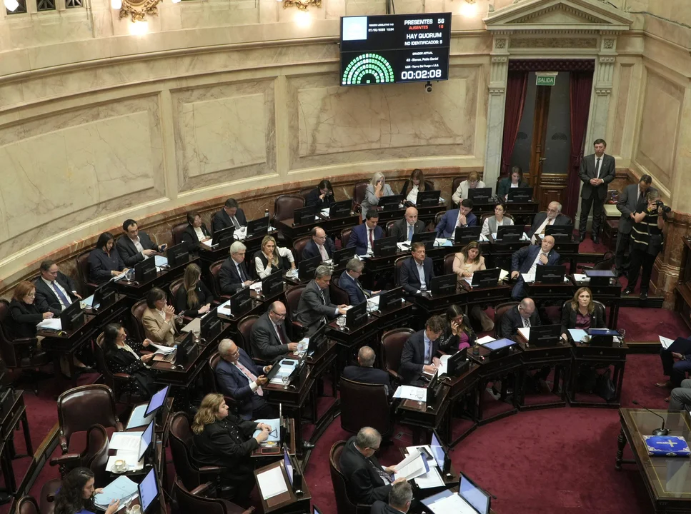 Senadores tendrán un nuevo aumento 