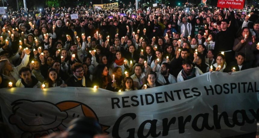Multitudinaria manifestación en apoyo a los trabajadores del Garrahan