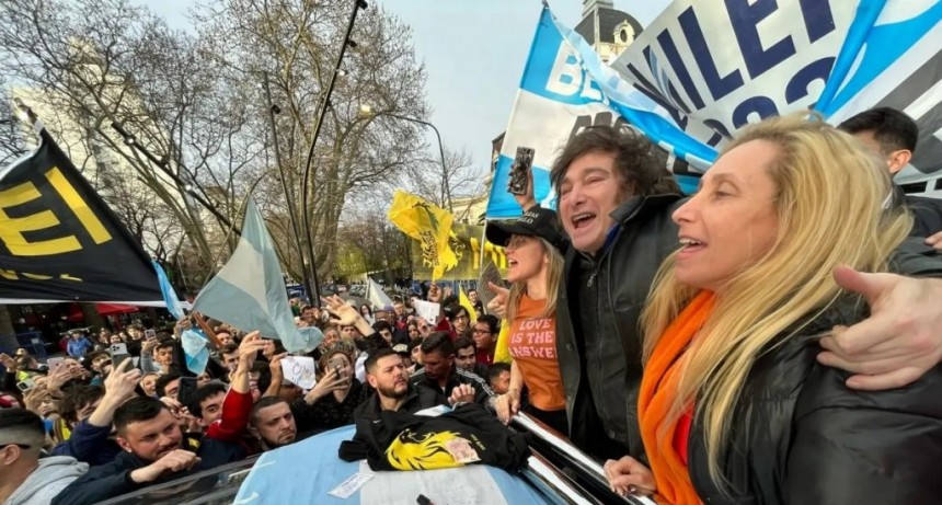 Milei se mete de lleno en la campaña y cierra un congreso libertario en La Plata