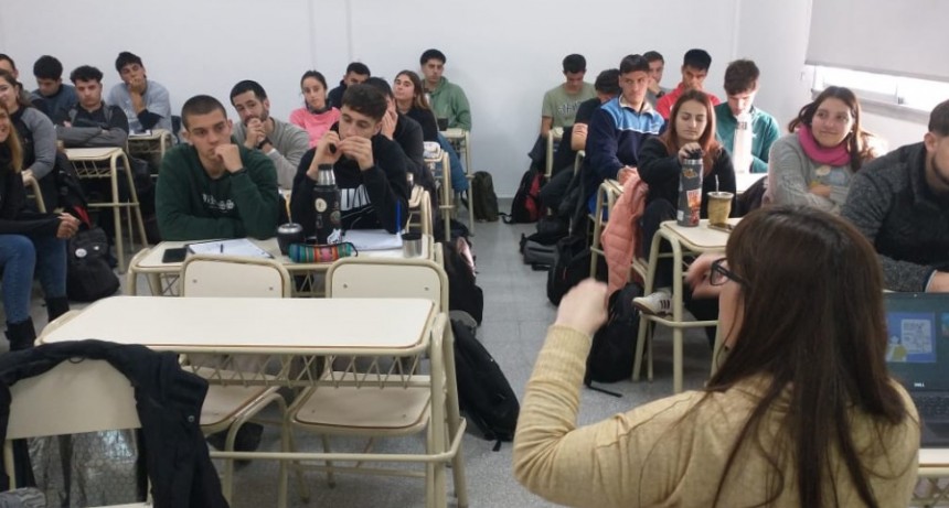 Género y Deporte: Charlas sobre género con estudiantes de Educación Física