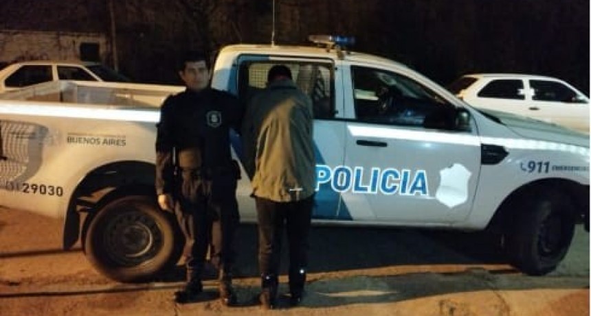 Retenía a dos mujeres en un departamento y fue aprehendido