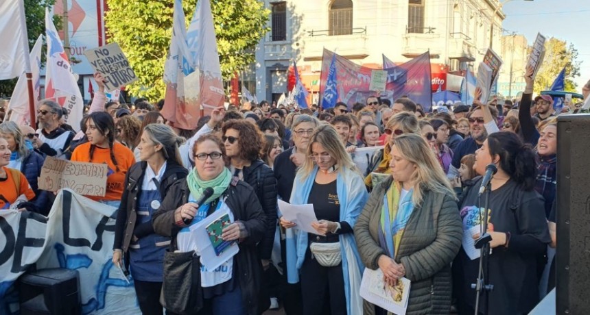 “Sin salarios dignos no hay Universidad”