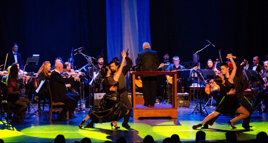 Con el Teatro Municipal a sala llena culminaron los Festejos por la Independencia