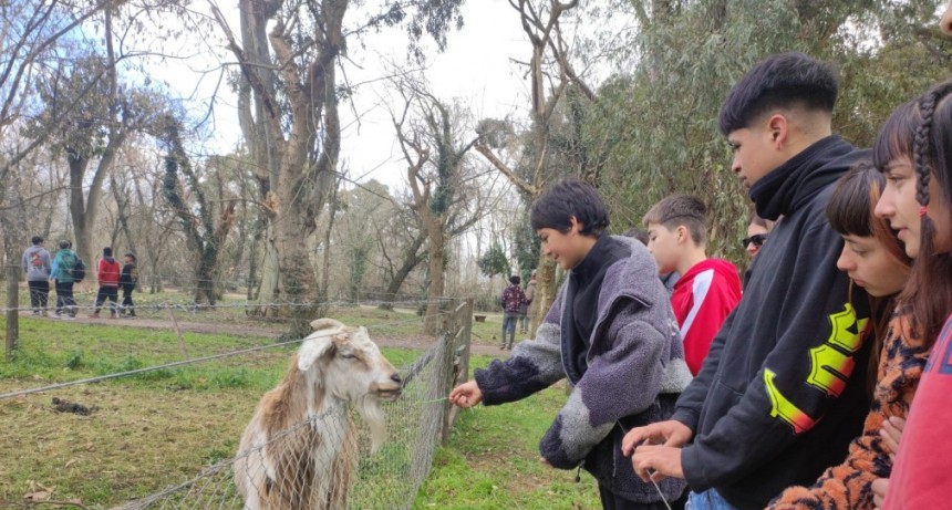 Visita educativa de niñeces y adolescencias municipales a La Máxima