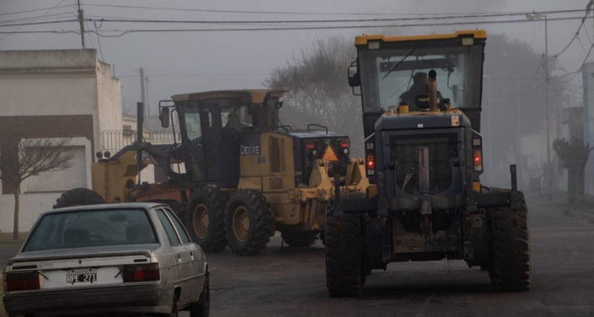 Azul: El Escuadrón de Ingenieros Blindados de Olavarría comenzó a arreglar las calles 