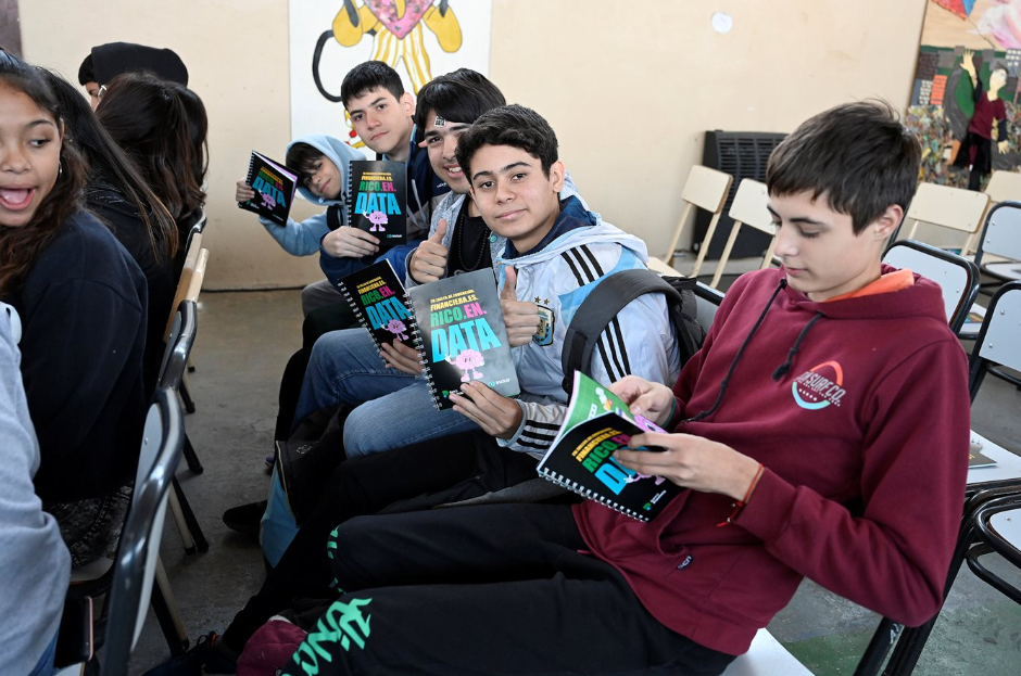 Jóvenes consideran que “es útil” tener conocimiento sobre finanzas personales