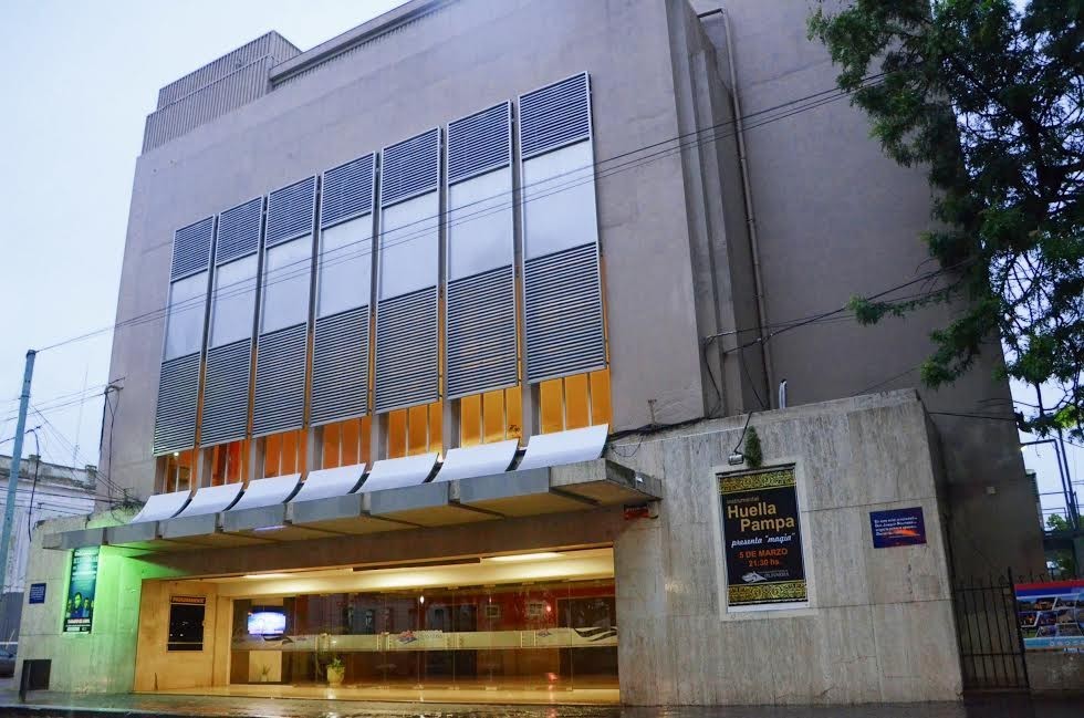 El aniversario de la Independencia se celebró en el Teatro Municipal