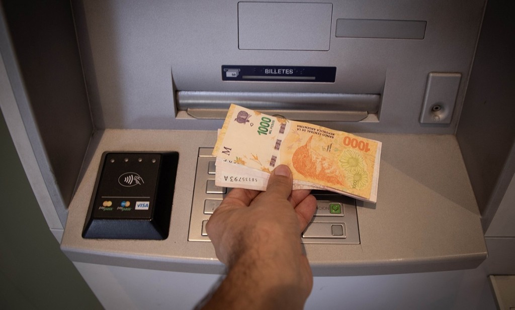 Salario privado: cuatro meses seguidos de caída y acumula 5,5% de retroceso