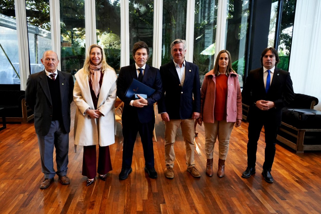 Milei prometió bajar las retenciones al campo de forma “definitiva”, pero no puso fecha