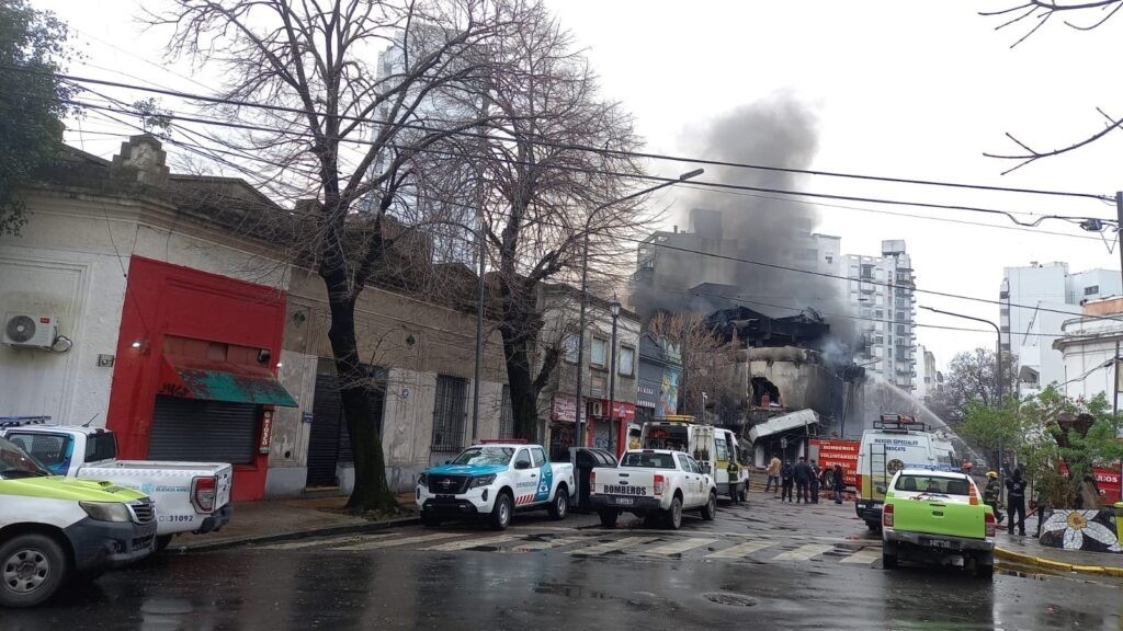 La Plata: siguen trabajando en la zona del incendio
