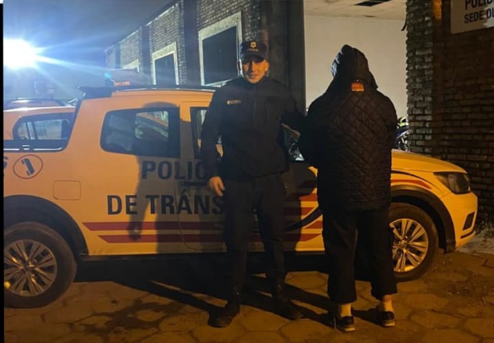 Circulaba en moto con pedido de secuestro y amenazó a policías
