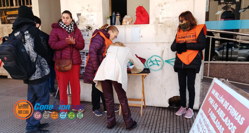 Manifestación en la sede regional de ANSES Olavarría