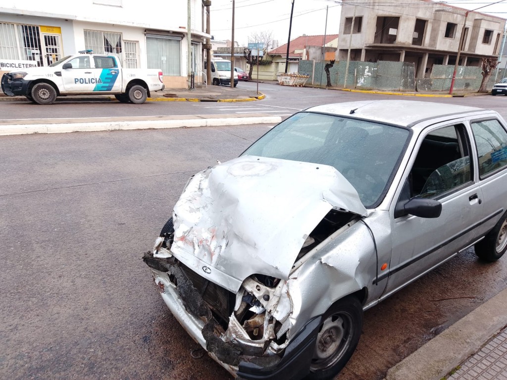 Le robaron el auto en Pueblo Nuevo y lo encontró chocado cerca del hospital 