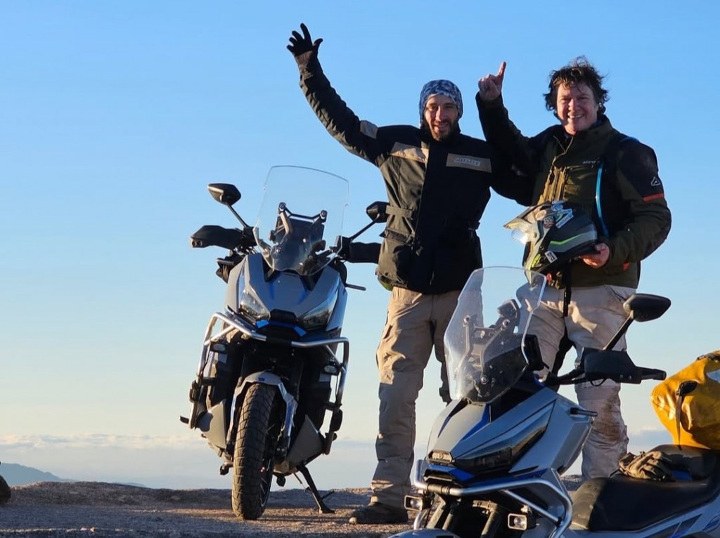 Ver la vida desde arriba de una moto