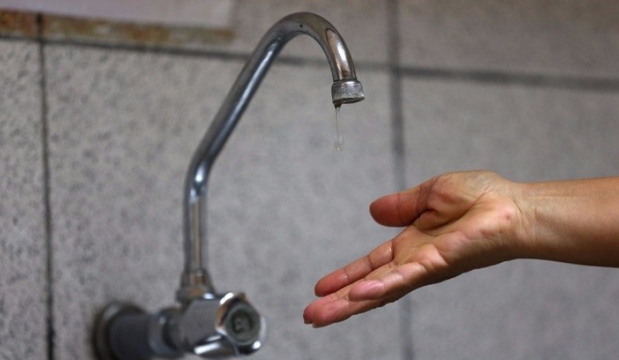 Tres barrios estarán sin suministro de agua por la reparación de una cañería