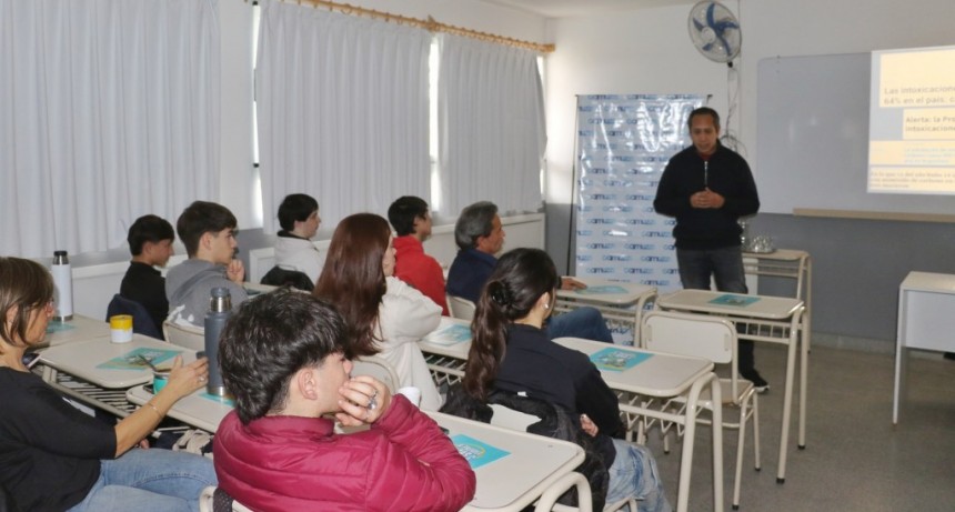 Personal de la municipalidad de Bolívar y Camuzzi brindaron una charla sobre monóxido de Carbono