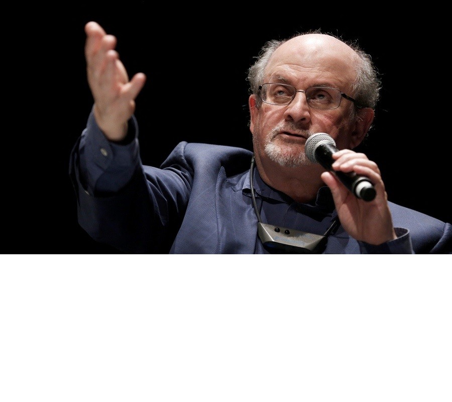Apuñalaron al escritor Salman Rushdie durante una lectura pública en Nueva York