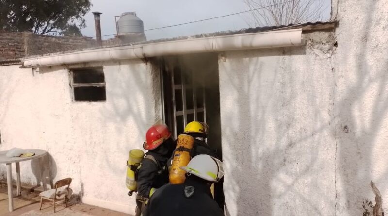Bomberos de Bolívar asistieron a incendio en Espigas