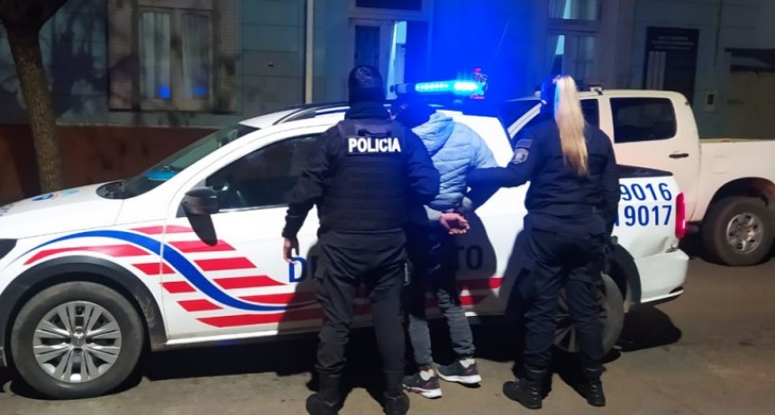 Manejaba borracho e intentó pelear con la policía, quedó aprehendido