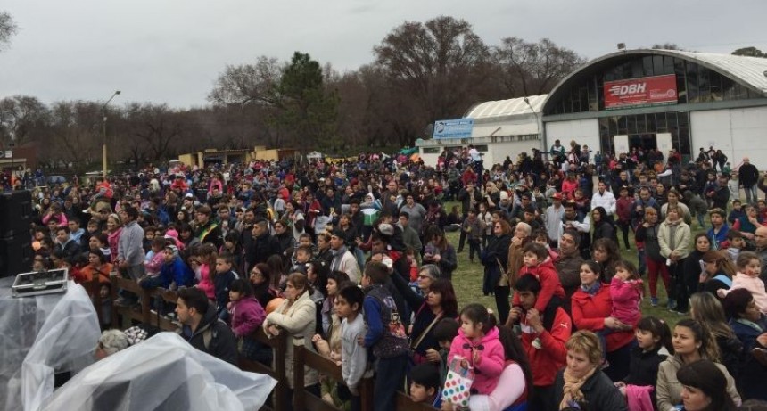 Mirando al cielo, se realiza la 42° edición de la Fiesta de MANO en la Rural