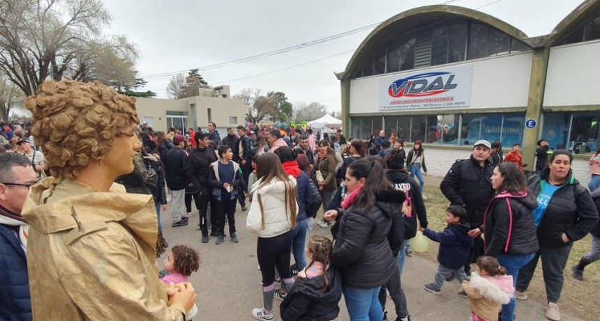 Miles de personas en la Fiesta de MANO en la Rural