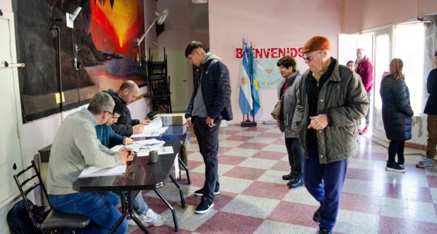 Tres localidades eligen delegados este domingo