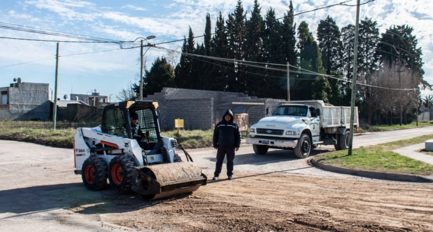 Se realizan trabajos en las calles de ingreso al barrio SCAC