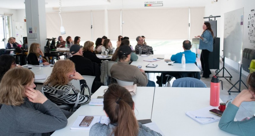 Con 60 personas inscriptas se inició el Taller de Redes Sociales en el CIIT