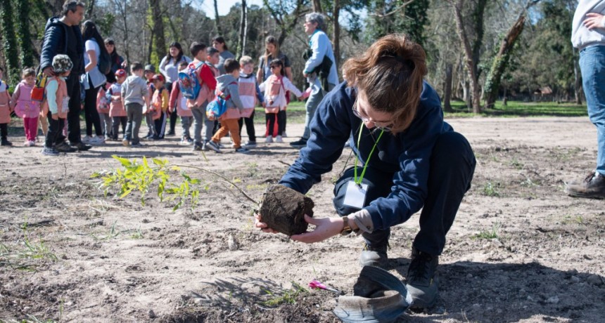 En el Día del Árbol se plantaron especies nativas en el Bioparque Municipal “La Máxima”