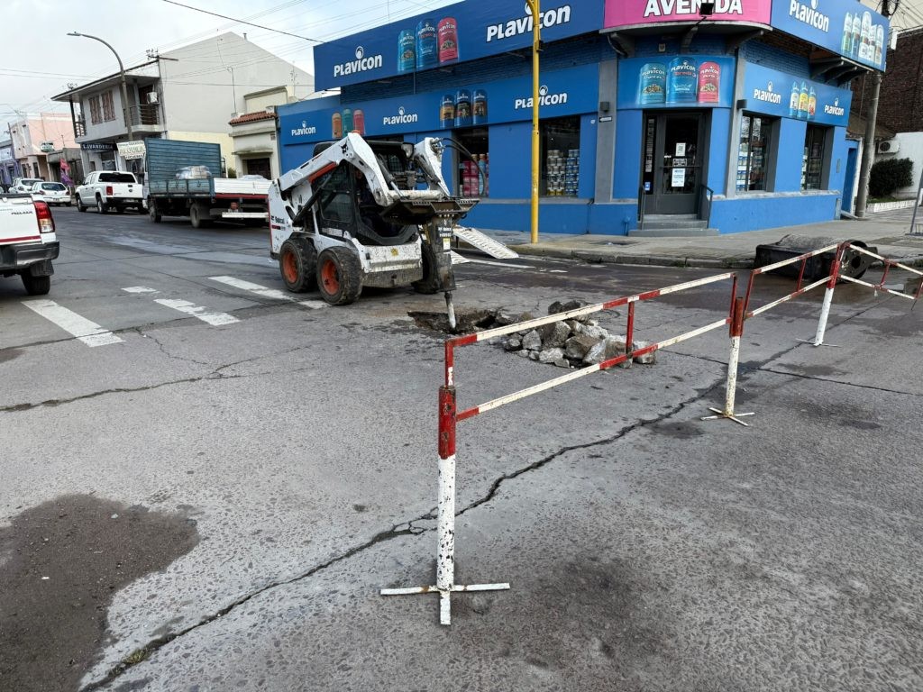 Interrupción en la circulación en el cruce de Rivadavia y avenida Del Valle