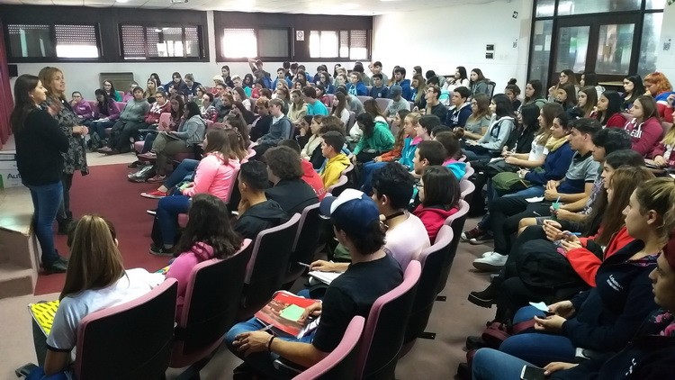La FIO impulsa un encuentro familiar de orientación vocacional