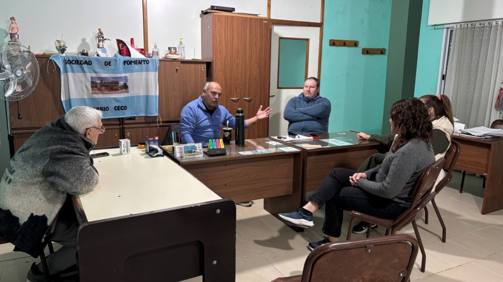 UCR: Vergel y Díaz visitaron la Sociedad de Fomento del Barrio CECO