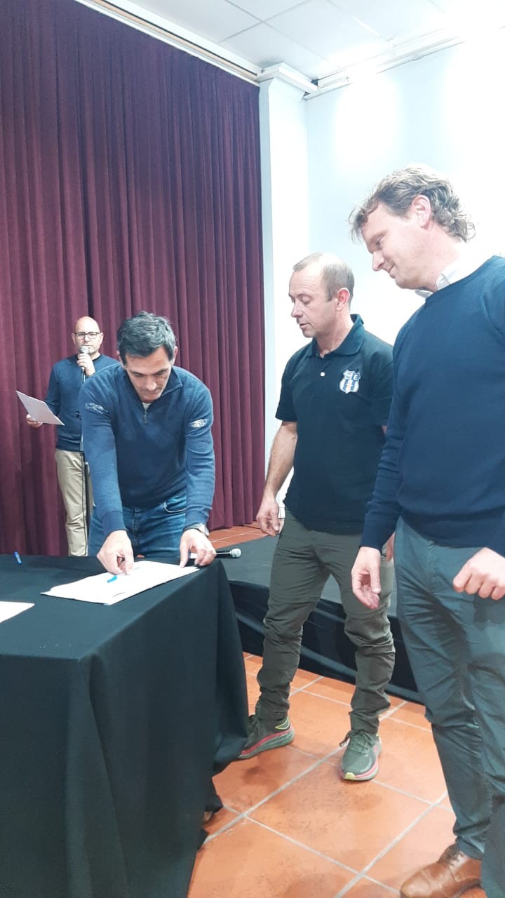 Clubes en Marcha. Se firmaron los convenios para recibir los subsidios
