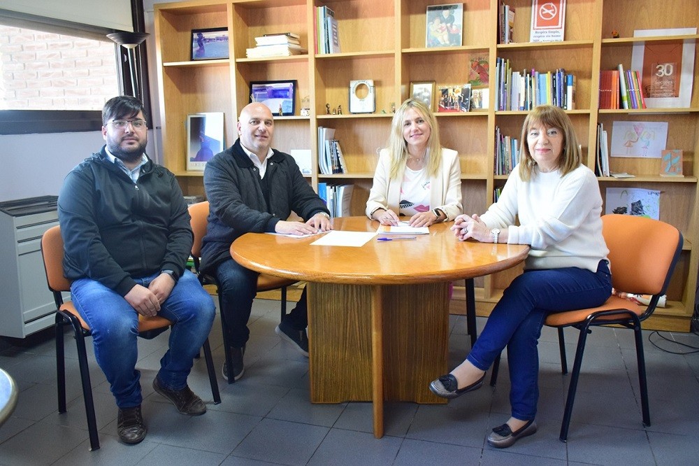 La Facultad de Sociales celebró un convenio con Radio Olavarría
