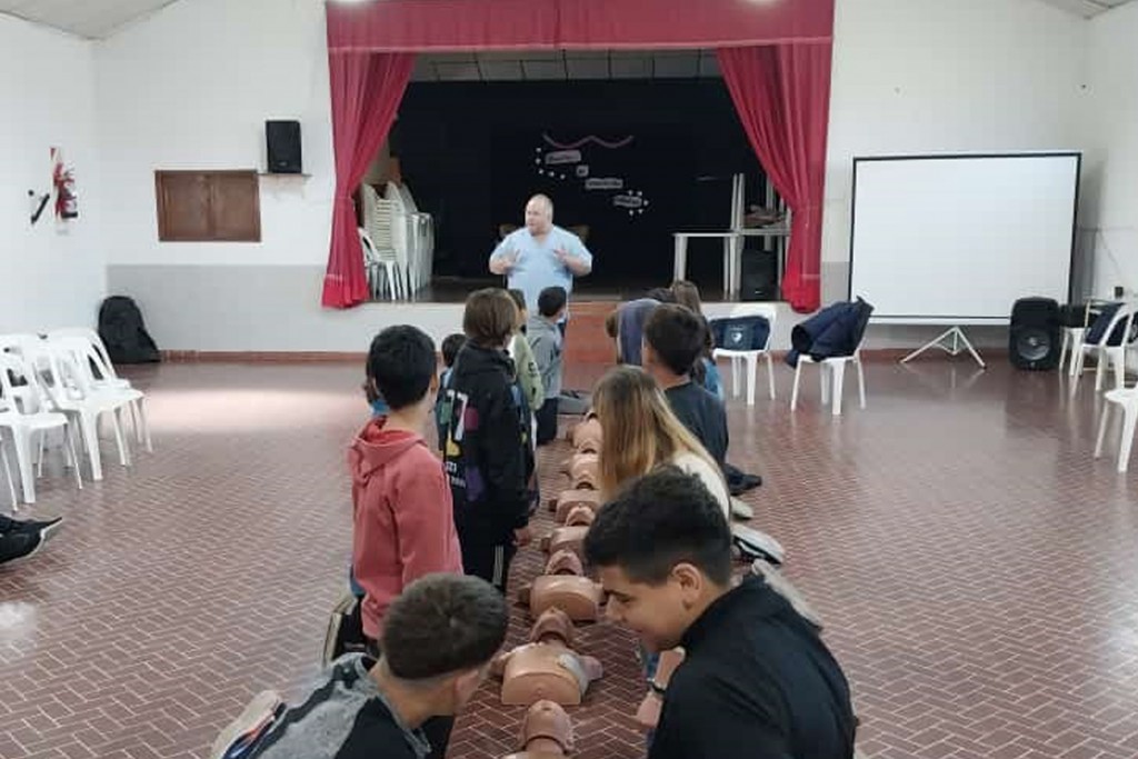 Capacitación en RCP y primeros auxilios en Colonia San Miguel