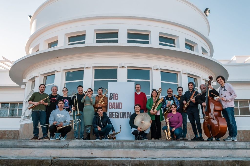 La Big Band Regional junto a Elena Zuñiga en la Casa del Bicentenario