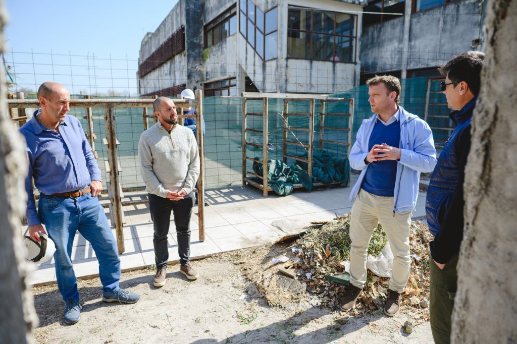 El intendente Wesner recorrió el inicio de obras en la Escuela Técnica Nº 1 del barrio CECO