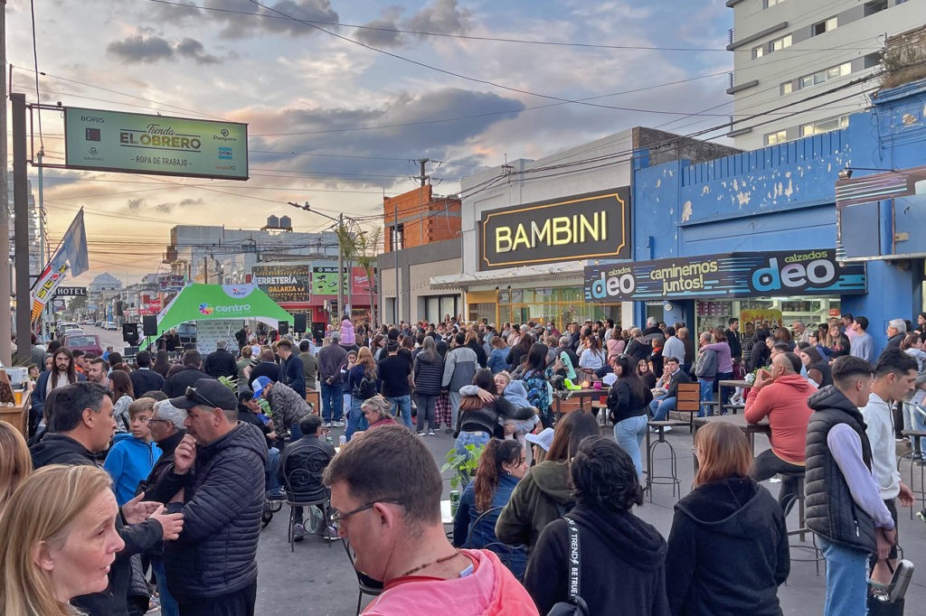 Este sábado se desarrolla la segunda edición del Ciclo de Peatonales en calle Necochea