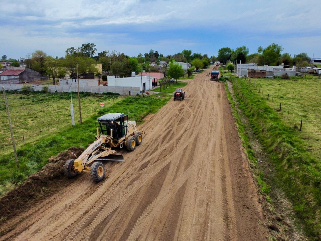 Avanzan los trabajos de mantenimiento de calles en Hinojo