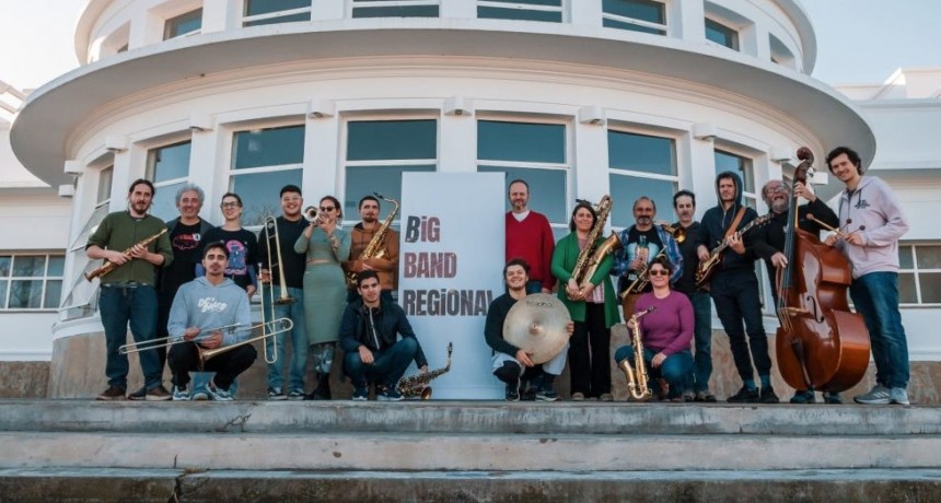 La Big Band Regional junto a Elena Zuñiga en la Casa del Bicentenario