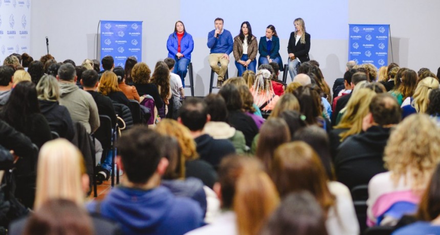 Prevención del suicidio adolescente: El Municipio brindó una capacitación a equipos municipales, del ámbito educativo y organismos