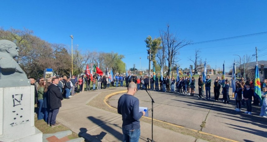 Se conmemoró el Día del Maestro con un acto oficial