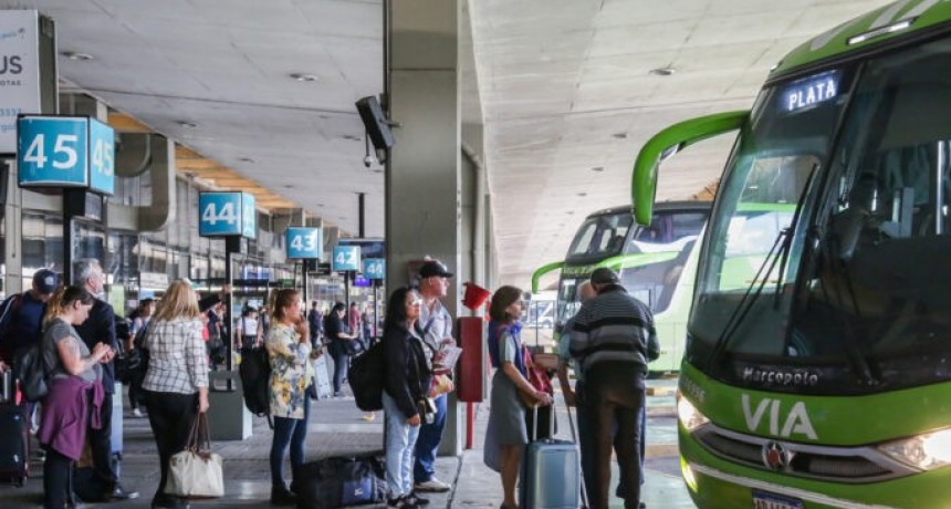 El Gobierno desregulará el transporte de larga distancia