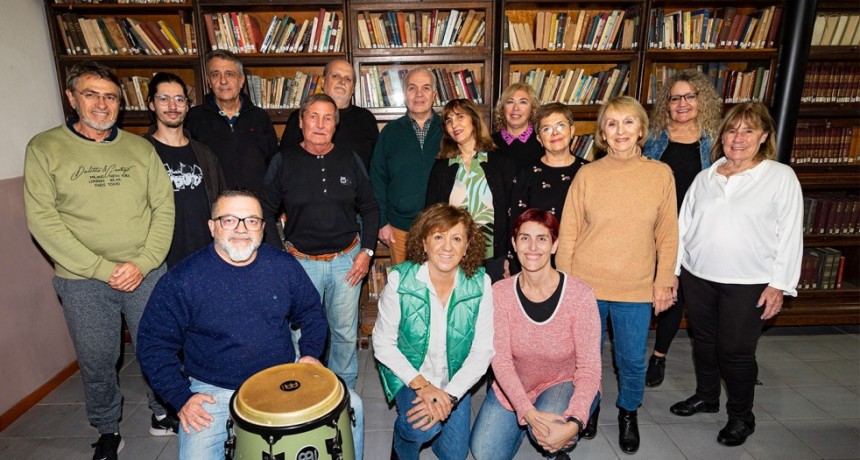 El coro “Grupo Vocal Cantares” brindará un concierto en la Biblioteca Popular Collinet