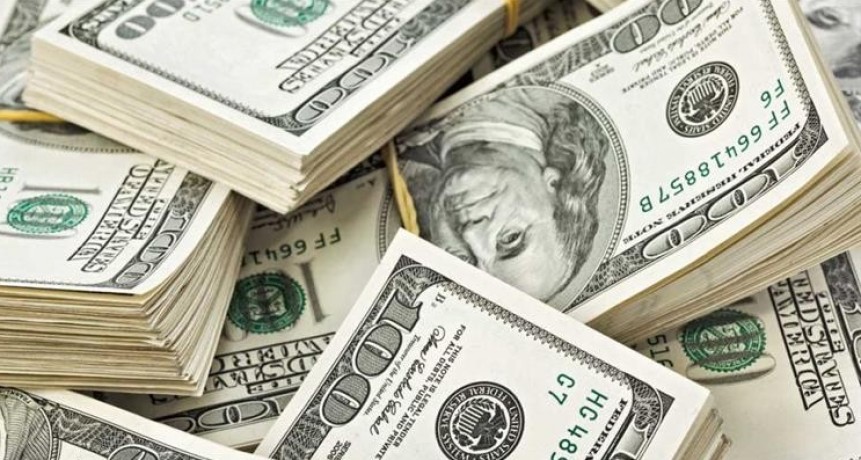 El dólar cayó 9 centavos y cerró a $ 37,76