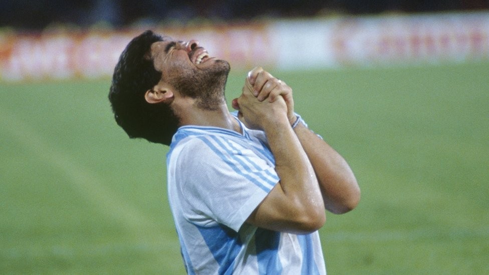 Segunda parte de Maradona por Signorini
