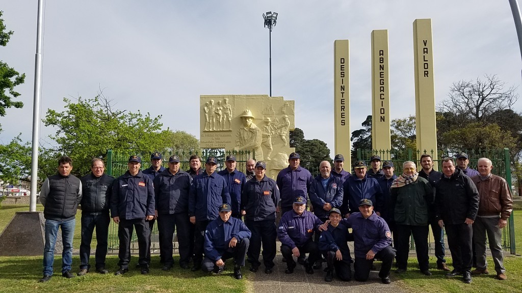 Bomberos celebra 74 años este lunes
