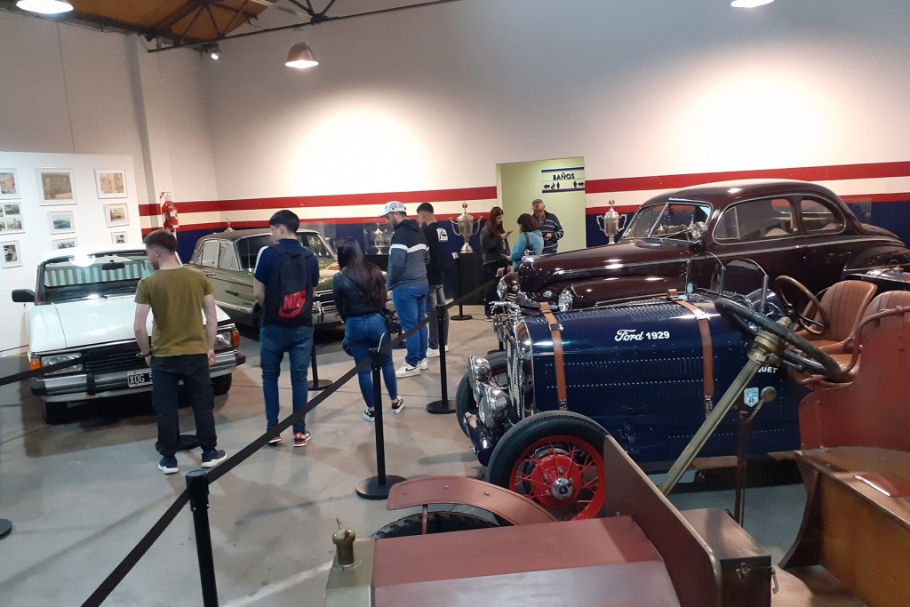 Un centenar de visitantes en la muestra “Ford” en el Museo Emiliozzi