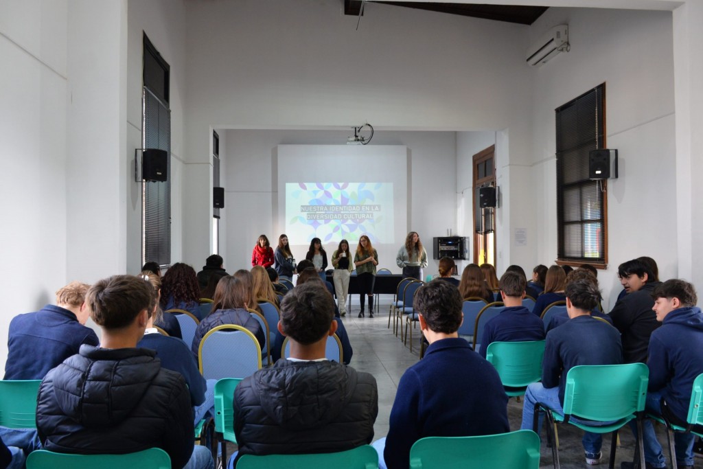 En la sede del IIAO se realizó el taller “Nuestra identidad en la diversidad cultural”