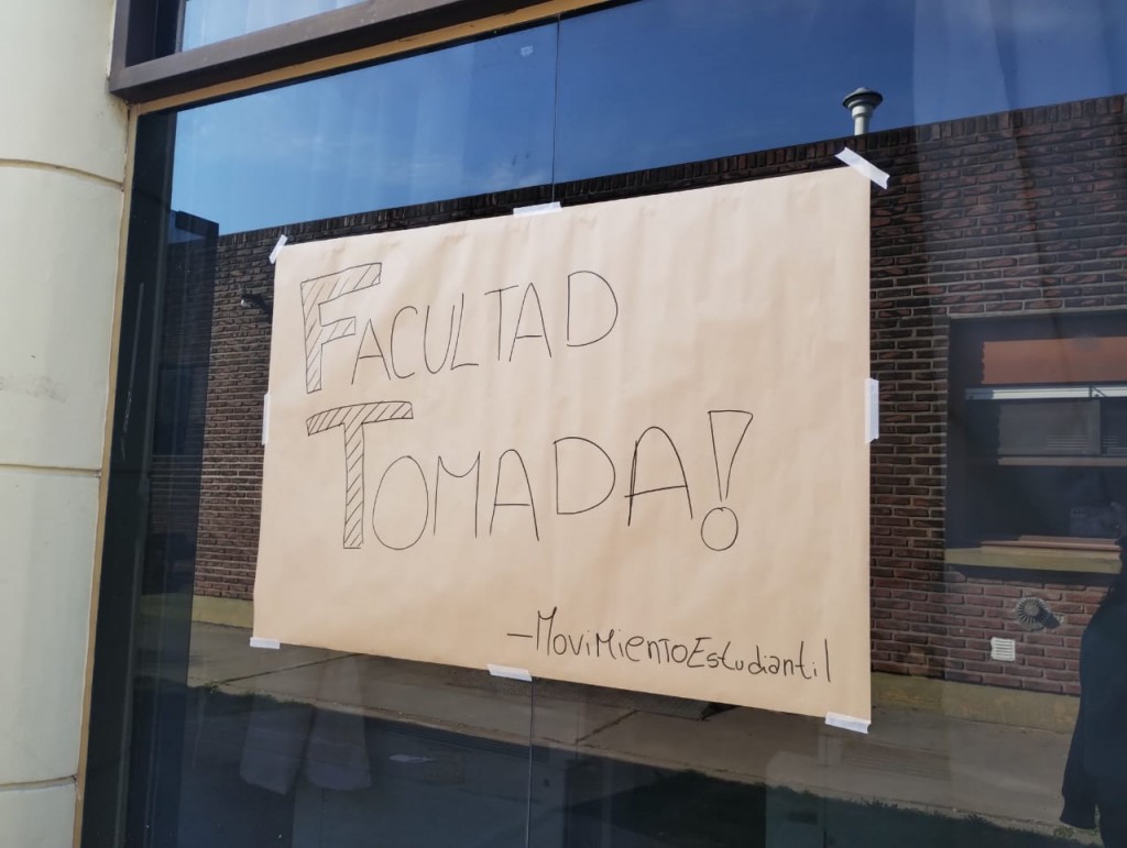 El Centro de Estudiantes de Ciencias Sociales tomó la Facultad, pero con posibilidad de dictar clases